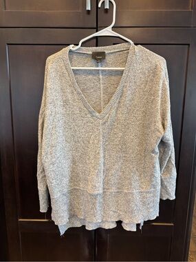 Lumiere Gray V-Neck Slouchy Knit Sweater